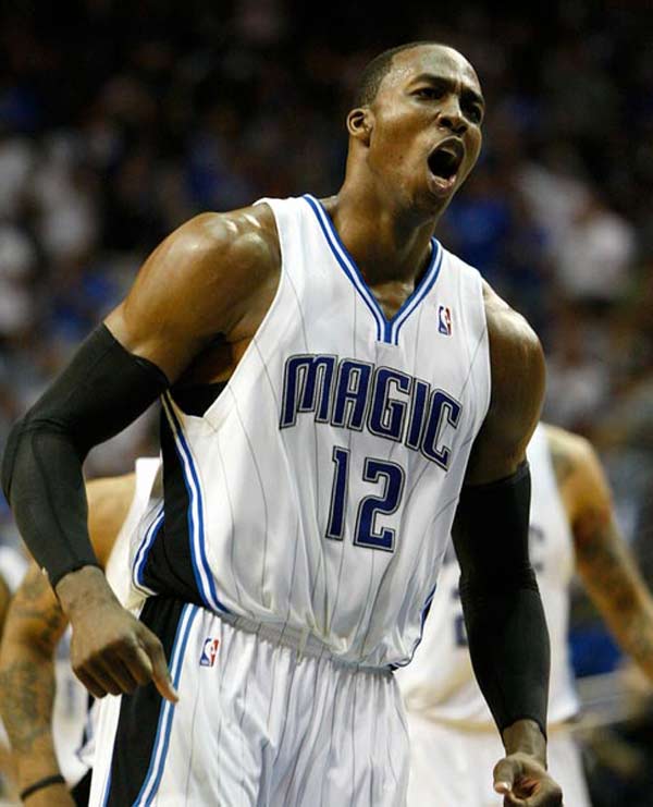 而他出场时 而他出场时